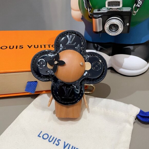 Louis Vuitton Quatrefoil - Themed Keychain with Playful Figure - Picture 1 of 5